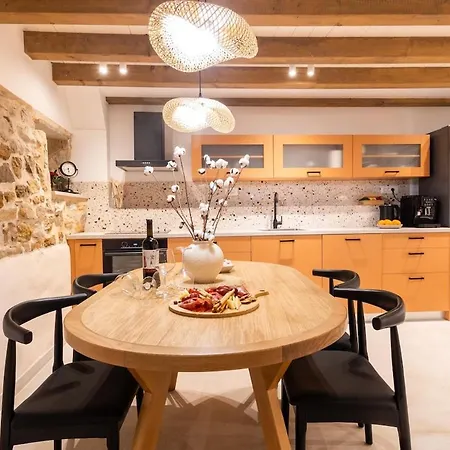 Apartamento Casa Di Pietra Stone House Kaštela